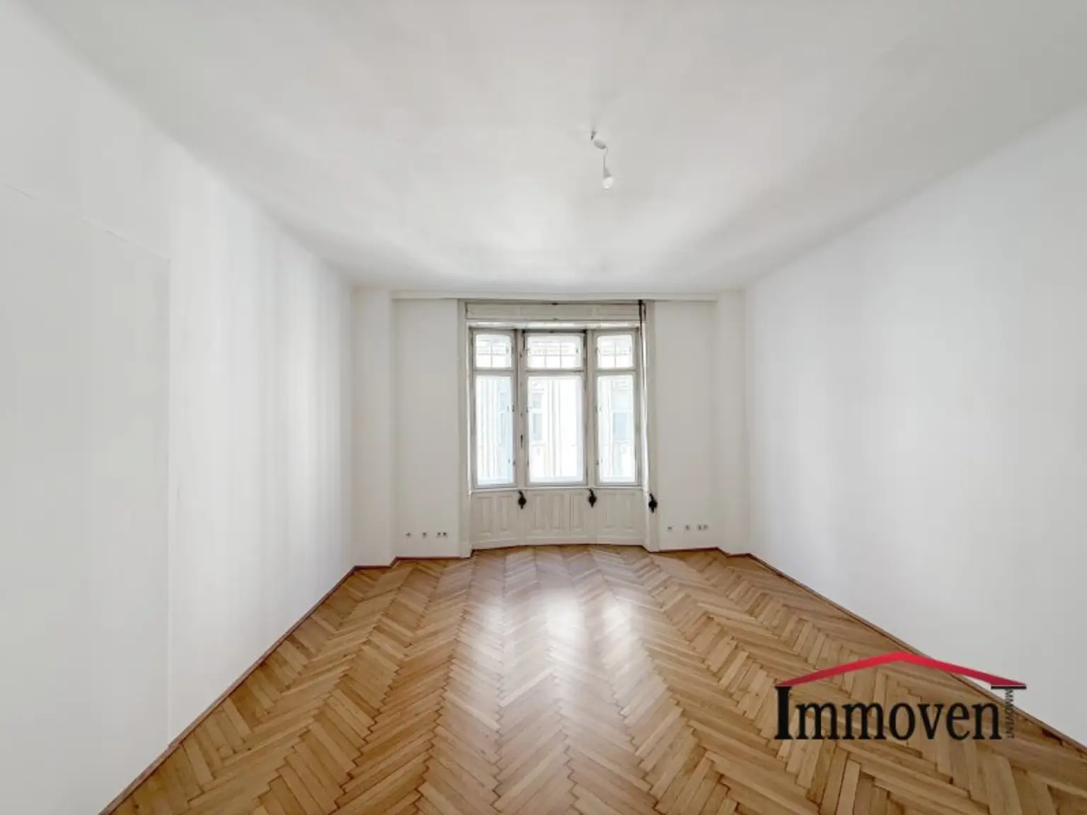 EXKLUSIVE LAGE:  Altbaubüro in der Weihburggasse!