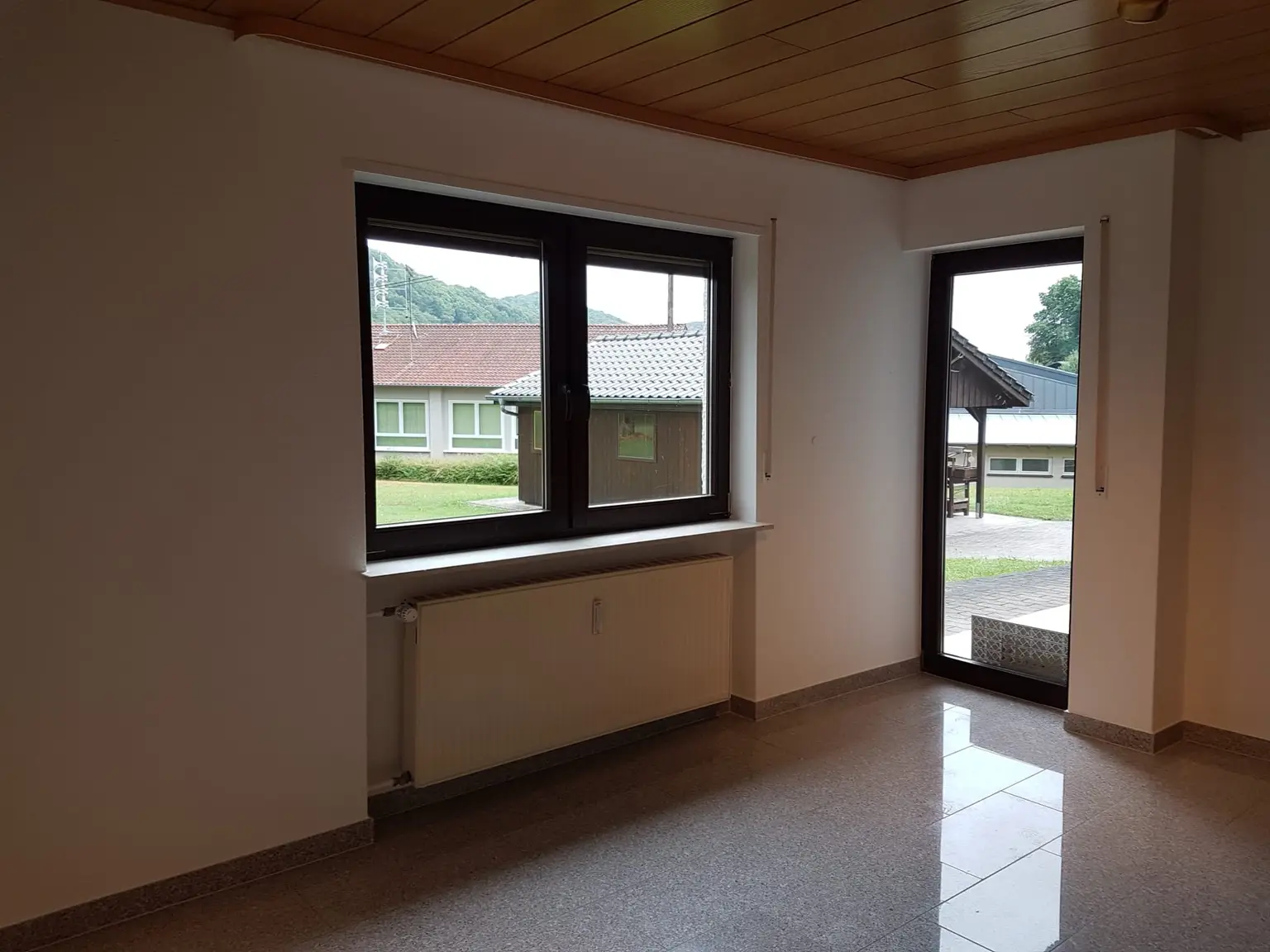 WOHNEN mit GARTENBLICK in Grügelborn – 
ruhige, ebenerdige Einliegerwohnung
mit Terrasse...!