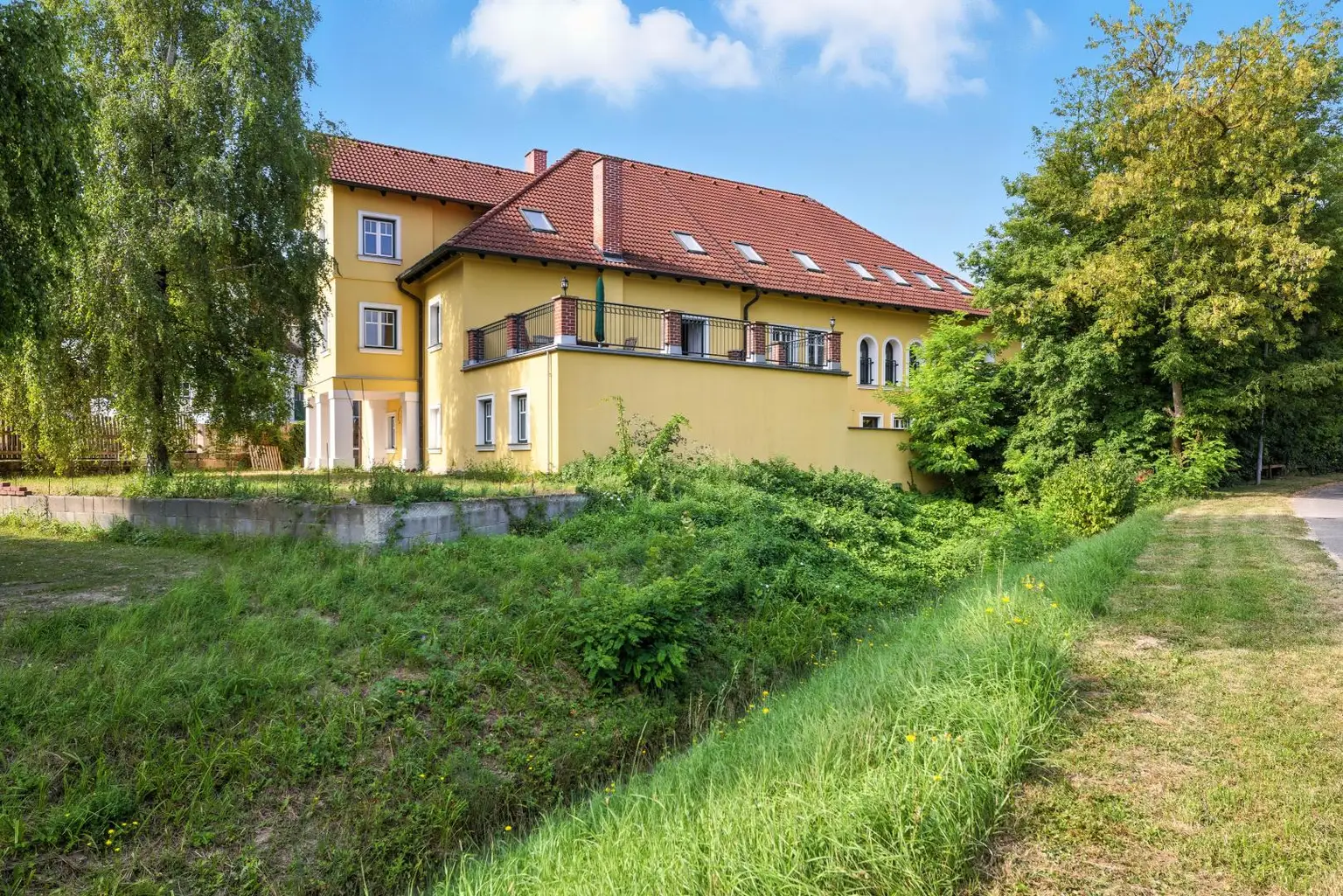 Landidylle, Historie und jede Menge Potenzial: EHEMALIGE MÜHLE – HEUTE EIN REFUGIUM DER BESONDEREN KLASSE!