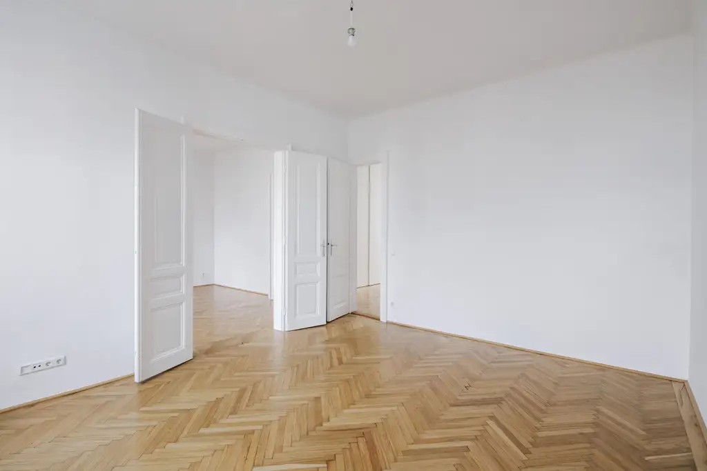 Sehr helle und gepflegte 2 Zimmer Altbauwohnung in sehr guter zenraler Lage von Döbling!