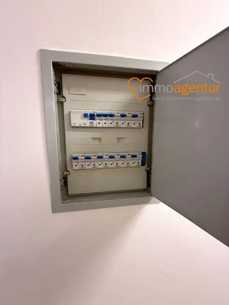 Zählerkasten Wohnung - sämtliche E und Wasserleitungen neu