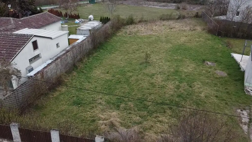 Ihr neues Baugrundstück - groß, eben, sonnig!