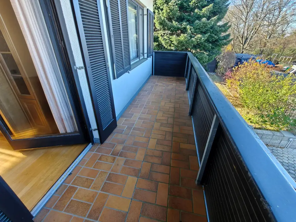 ca. 160m² NFL | Einfamilienhaus im Grünen | große Garage & Keller | Renovierungsbedarf