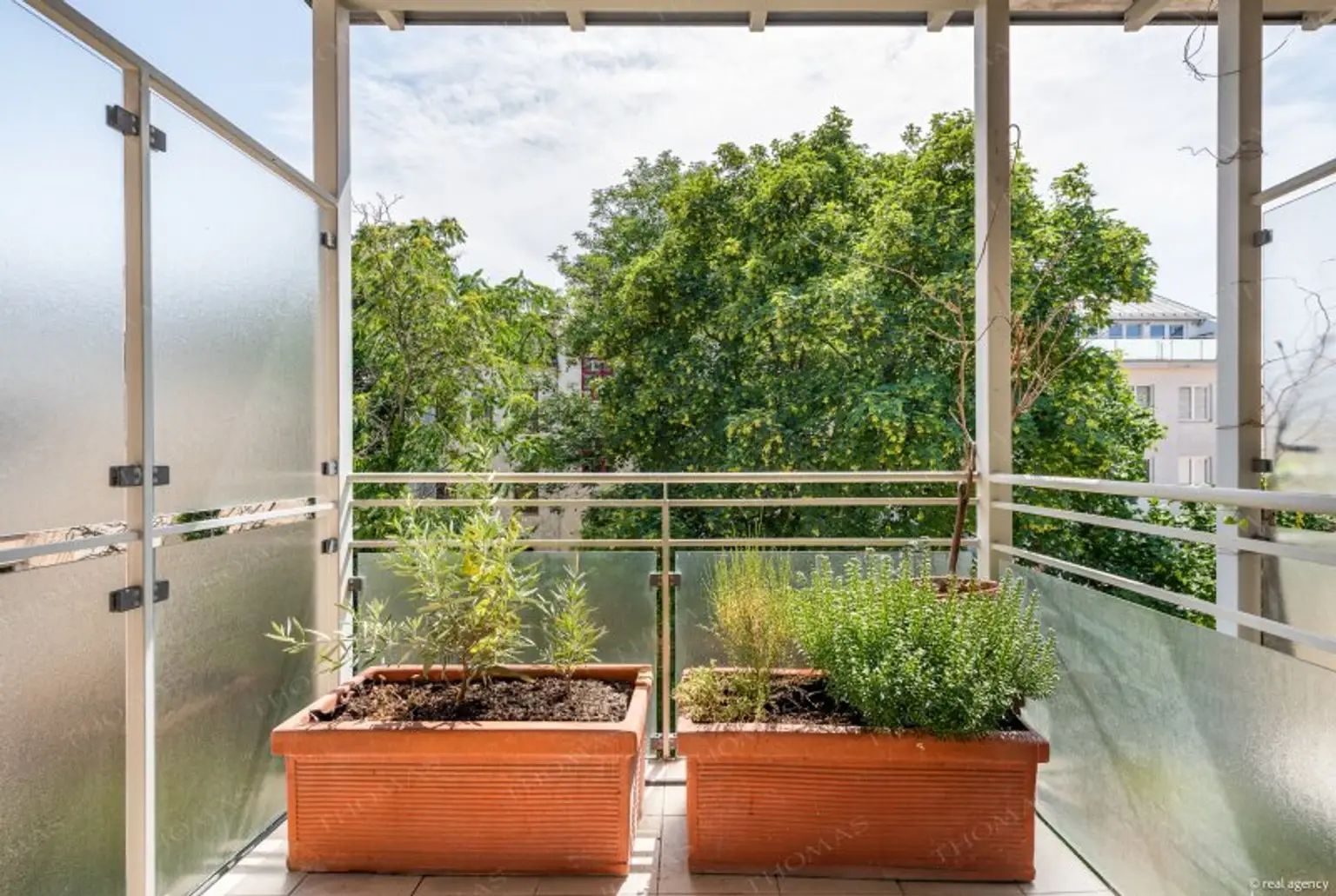 Lichtdurchflutete Maisonette mit Dachterrasse direkt am Währinger Park