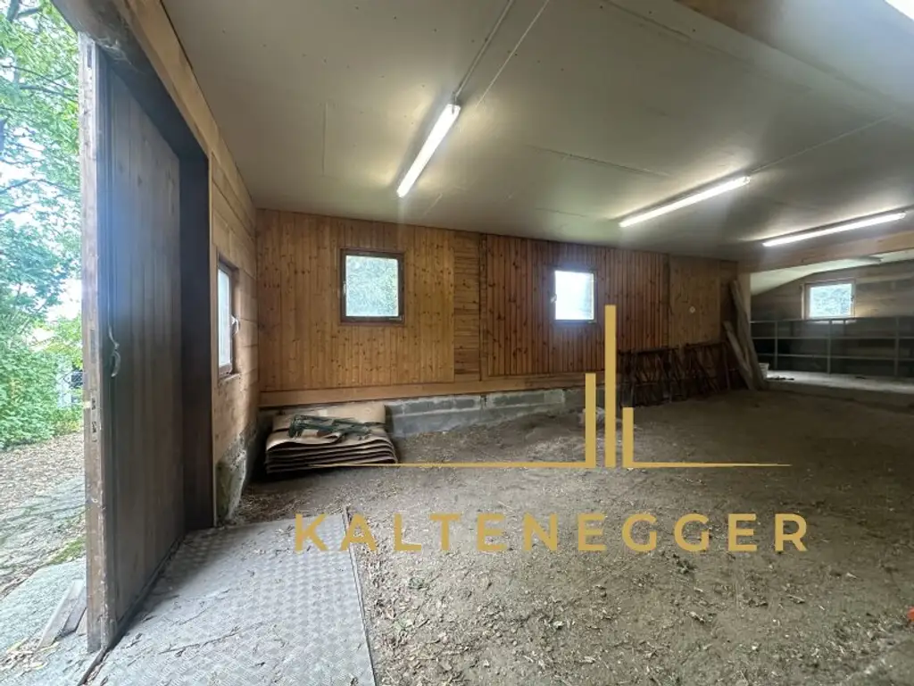 Einzigartiges Baugrundstück mit Holzhütte