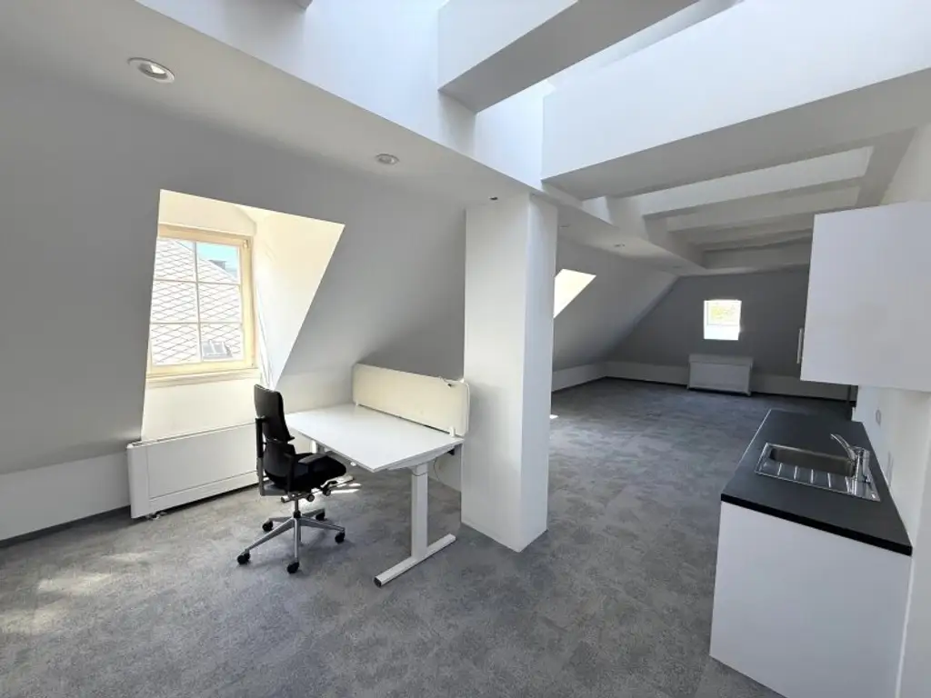 Modernes, loftartiges City-Büro im DG - Am Heumarkt gegenüber vom Stadtpark