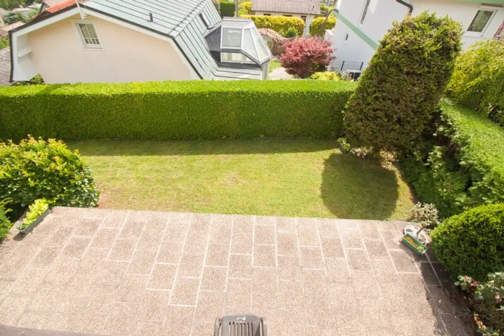 GANZ WIEN UNTER SICH | Eigengrund mit Blick über Wien und charmantem Kleingarten-/Einfamilienhaus am herrlichen HEUBERG