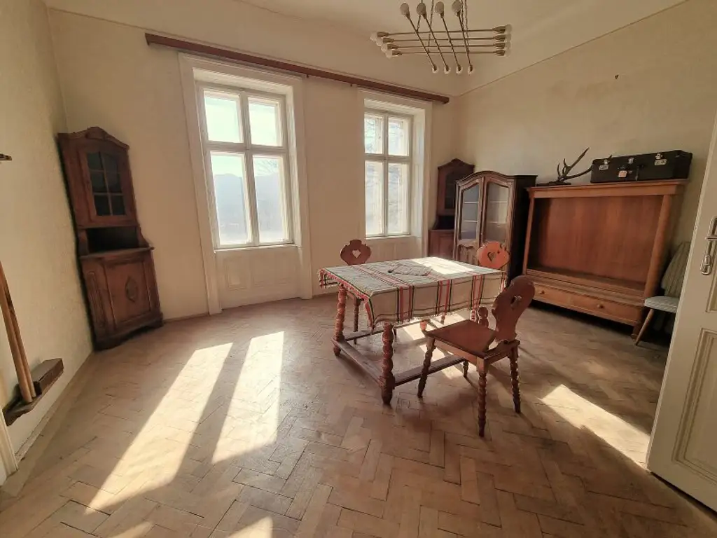 Ob alte Villa-neuer Bau, auf Riesengrund nach Süden schau!