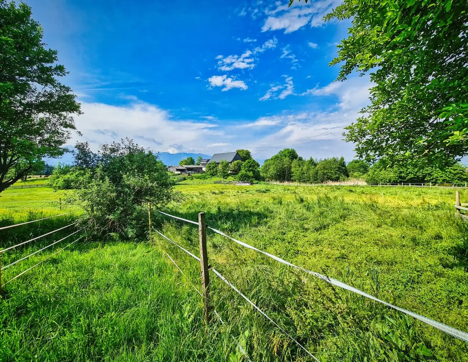 Einzigartiges Paradies für Mensch und Tier in herrlicher Aussichtslage