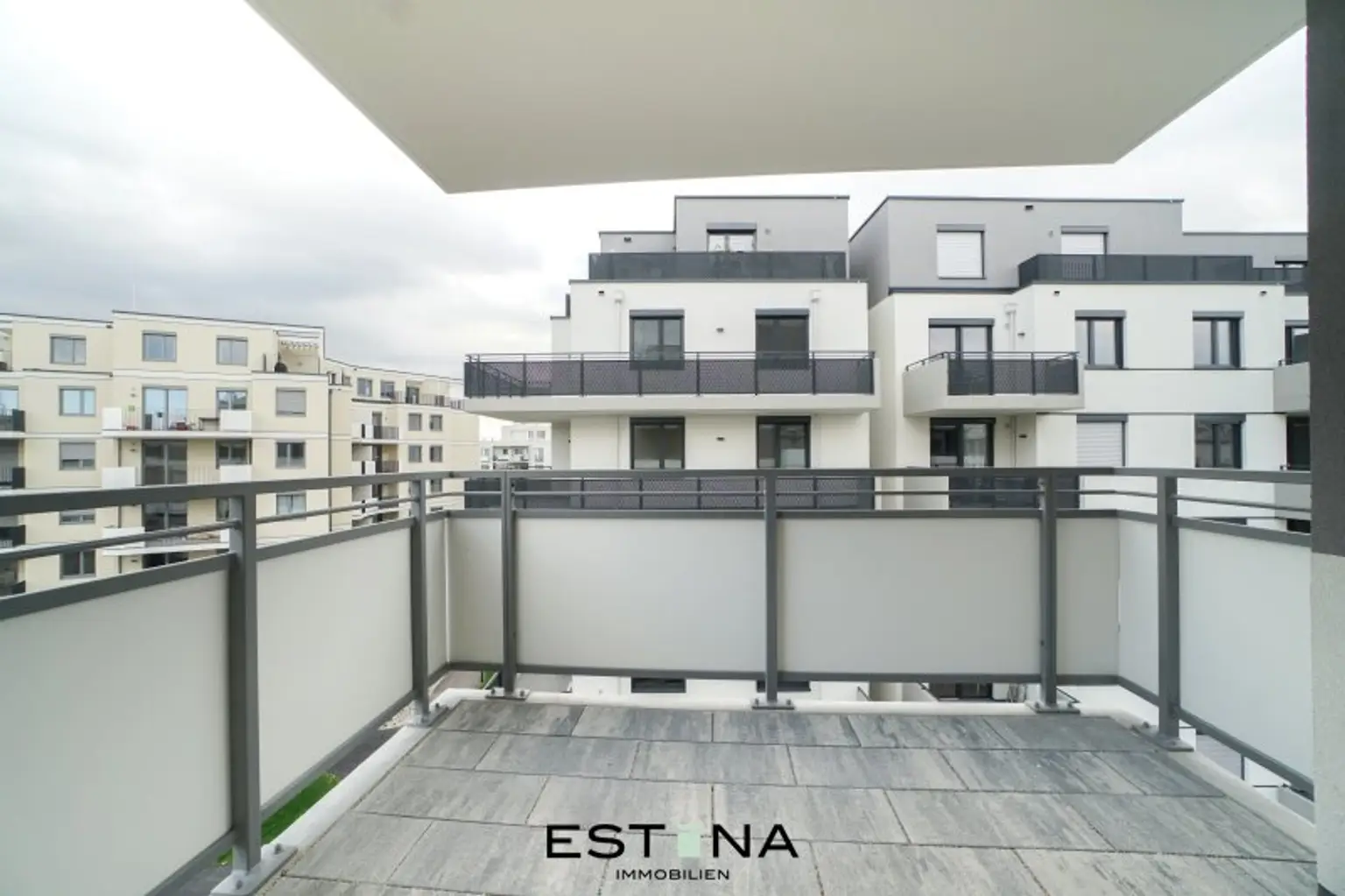 Elegante Wohnung mit Balkon - Kirschblütenpark