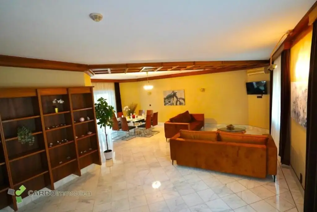 Wohnen oder Baubewilligtes Grundstück für ca. 615,15m² Wohnfläche, ca. 91,48m² Terrassen, 13 Garagenplätze