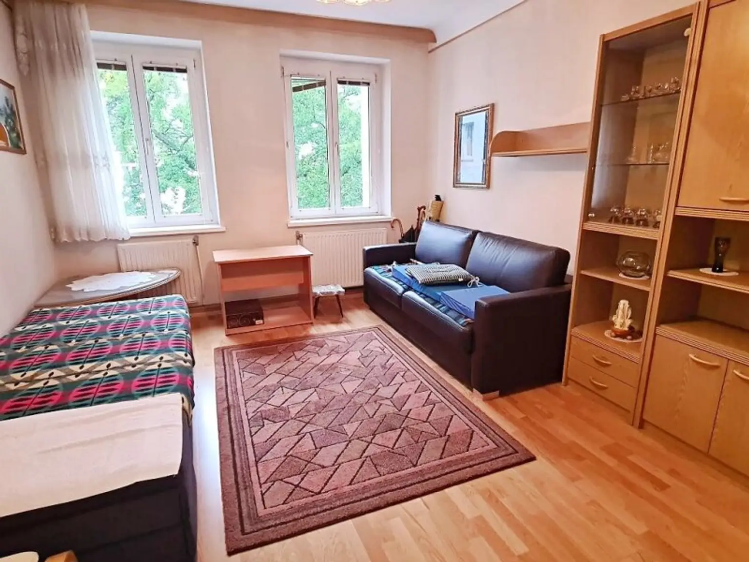 FAMILIENHIT, ENKPLATZ, gepflegte 113 m2 Neubau mit Loggia, 4 Zimmer, Küche, 2 Bäder, teilmöbliert, 3. Liftstock, U3-Nähe