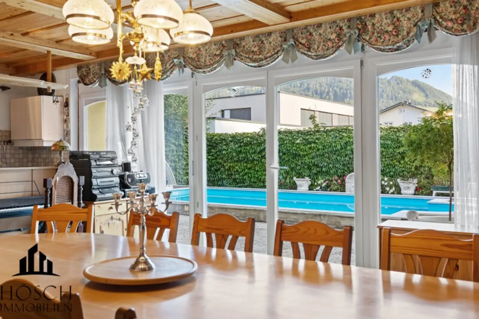 Exklusive Villa mit Parkgarten, Springbrunnen & Salzwasserpool – Ihr Wohntraum in Gresten
