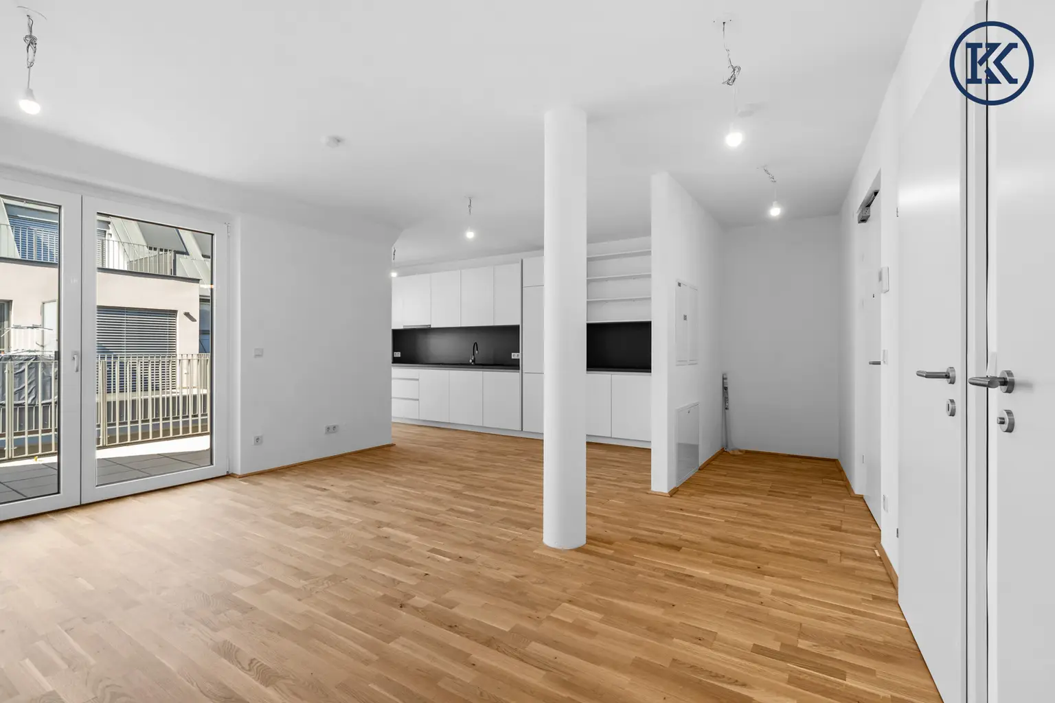 Ein Zuhause für alle, die das Besondere suchen – mit Stil, Herz und Zukunft.
Jetzt entdecken und verlieben.