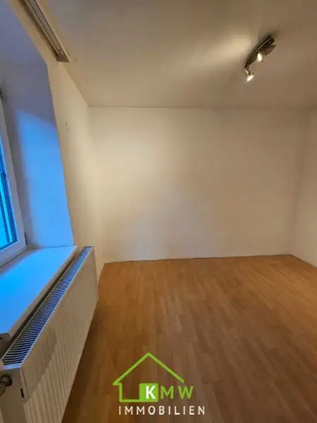 Saniertes, kleines Haus in guter Lage