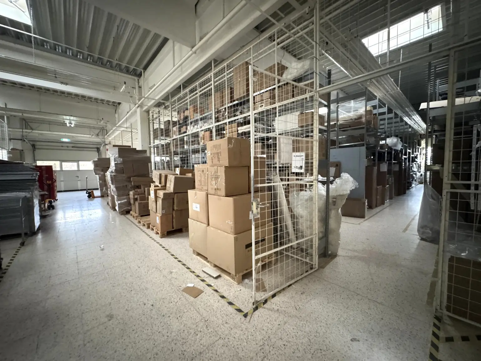 Hochfrequentierte Gewerbeimmobilie-ehemalige Forstinger-Filiale in Top-Lage