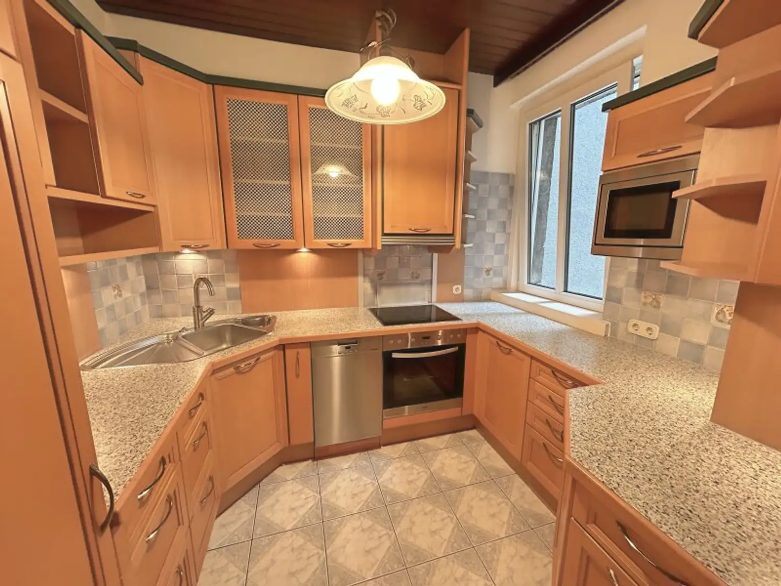 Ihr neues Zuhause in Wien für nur € 230.000,- – Gepflegte 2-Zimmer-Wohnung in 1120 WIEN!