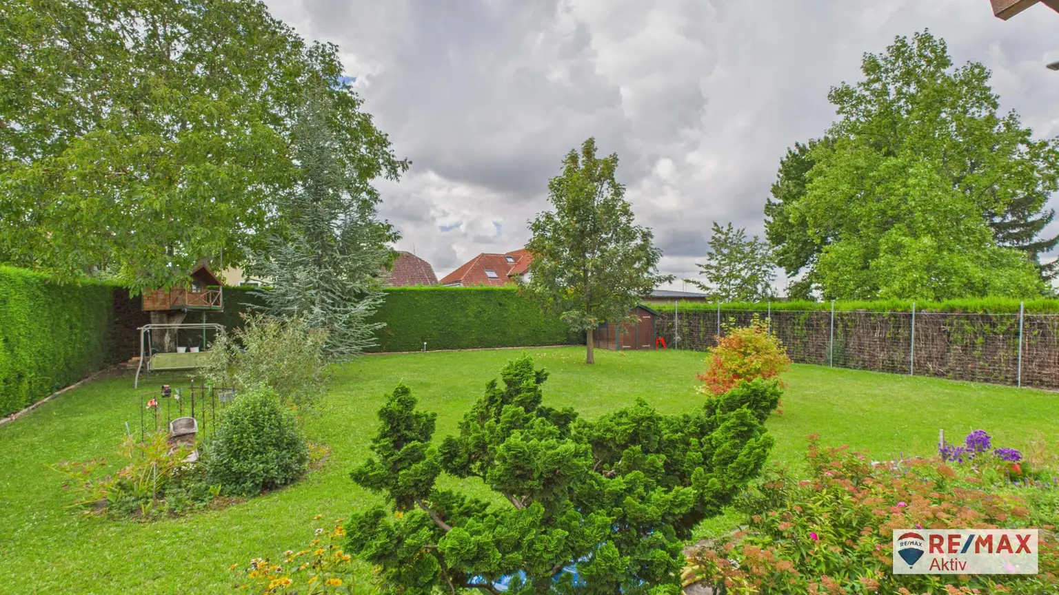 Familienfreundliches Wohnhaus mit großzügigem Garten