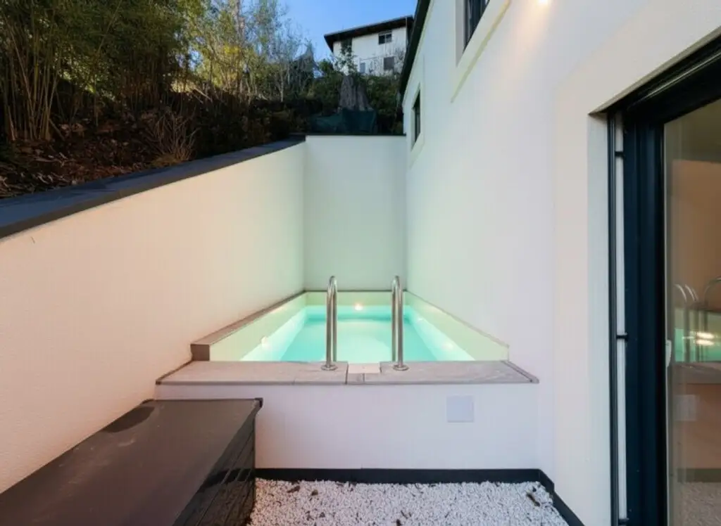 3 Wohnebenen - Kleingartenhaus mit Terrasse und Pool