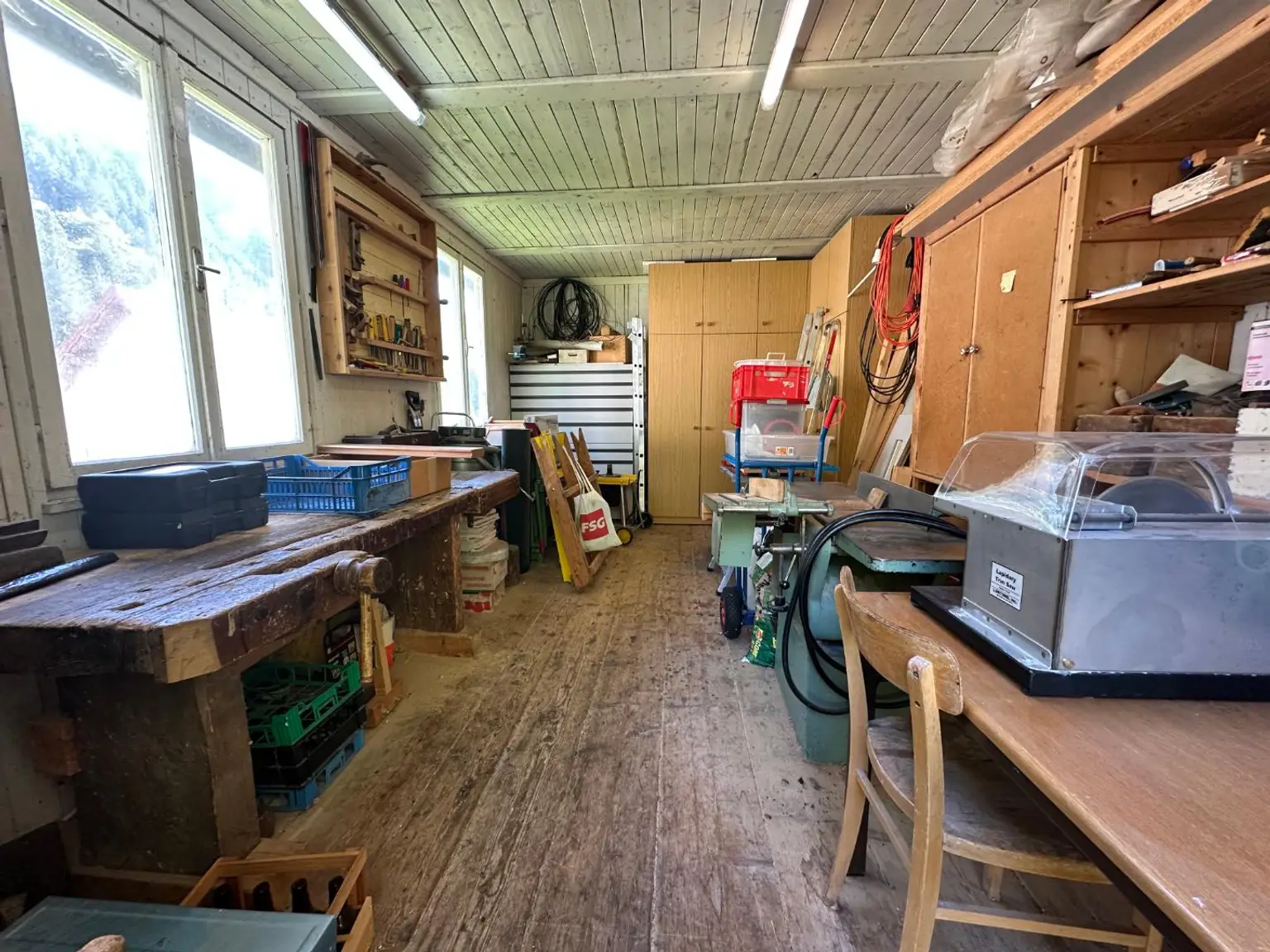 ***Idyllisches Ein- bis Zweifamilienhaus – Natur pur und sofort beziehbar !***