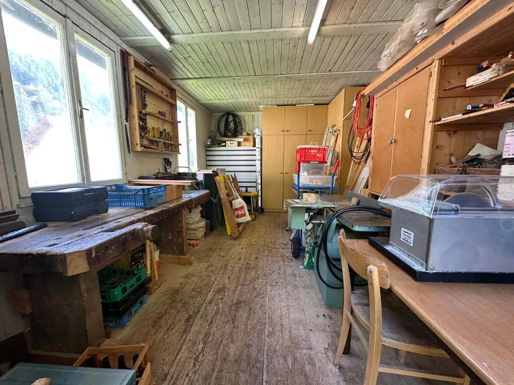 ***Idyllisches Ein- bis Zweifamilienhaus – Natur pur und sofort beziehbar !***