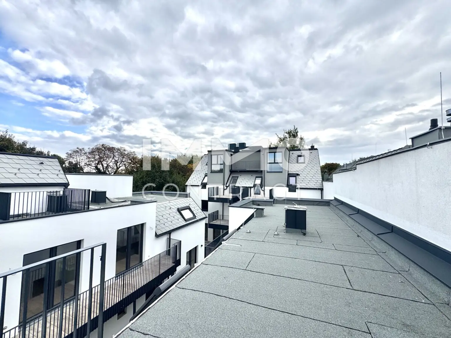 3% Abzug: lichtdurchflutetes & geräumiges 4-Zimmer-Townhouse mit Dachterrasse in Grünlage