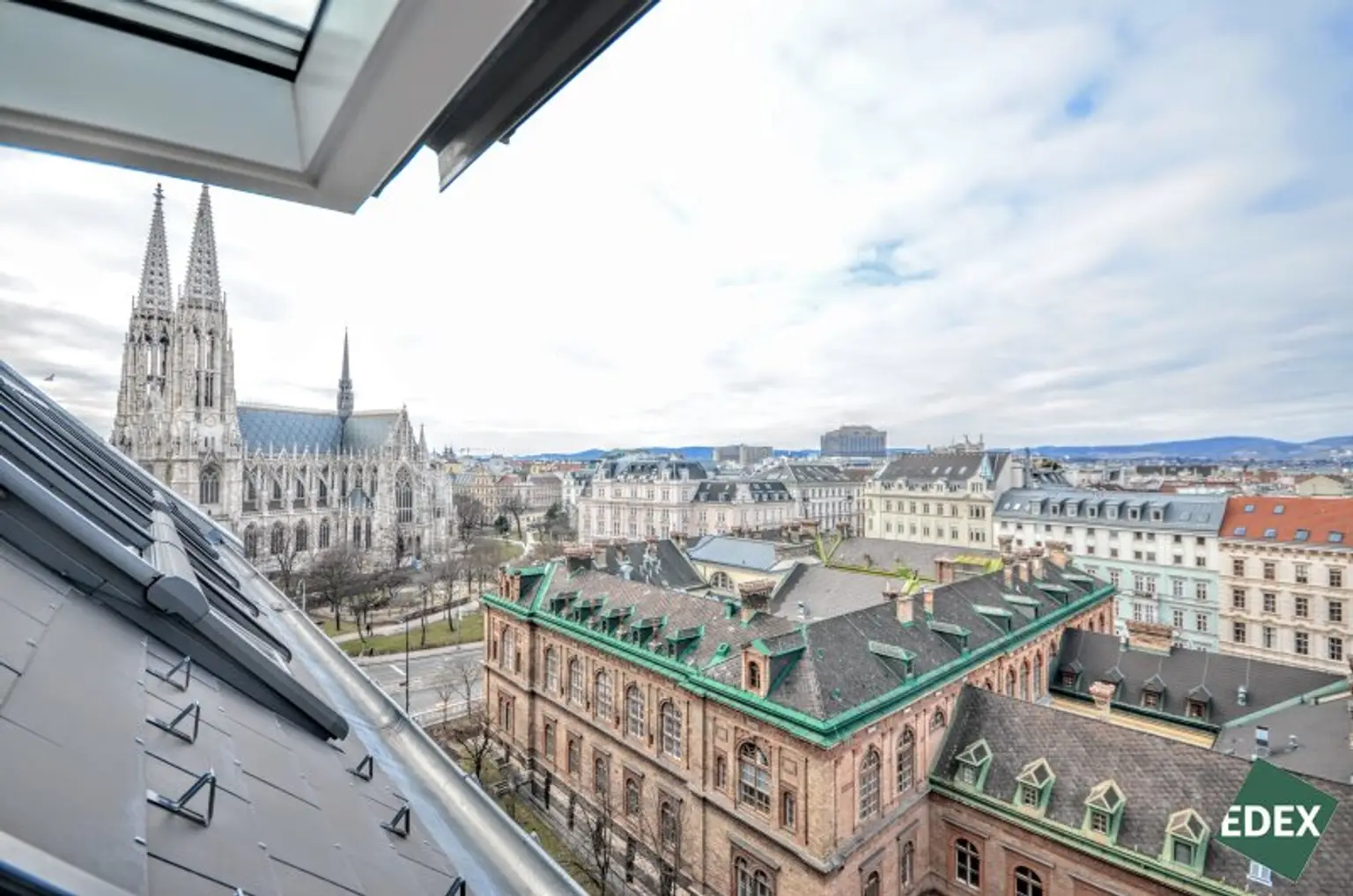 Klimatisierte 4-Zimmer-Wohnung mit Terrasse nahe der Wiener Innenstadt (optional mit PKW-Stellplatz)