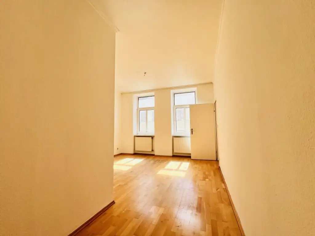 Sehr helle - südseitige - 2 Zimmer Wohnung im 3. Stock ohne Lift - BITTE NUR SCHRIFTLICH ANFRAGEN