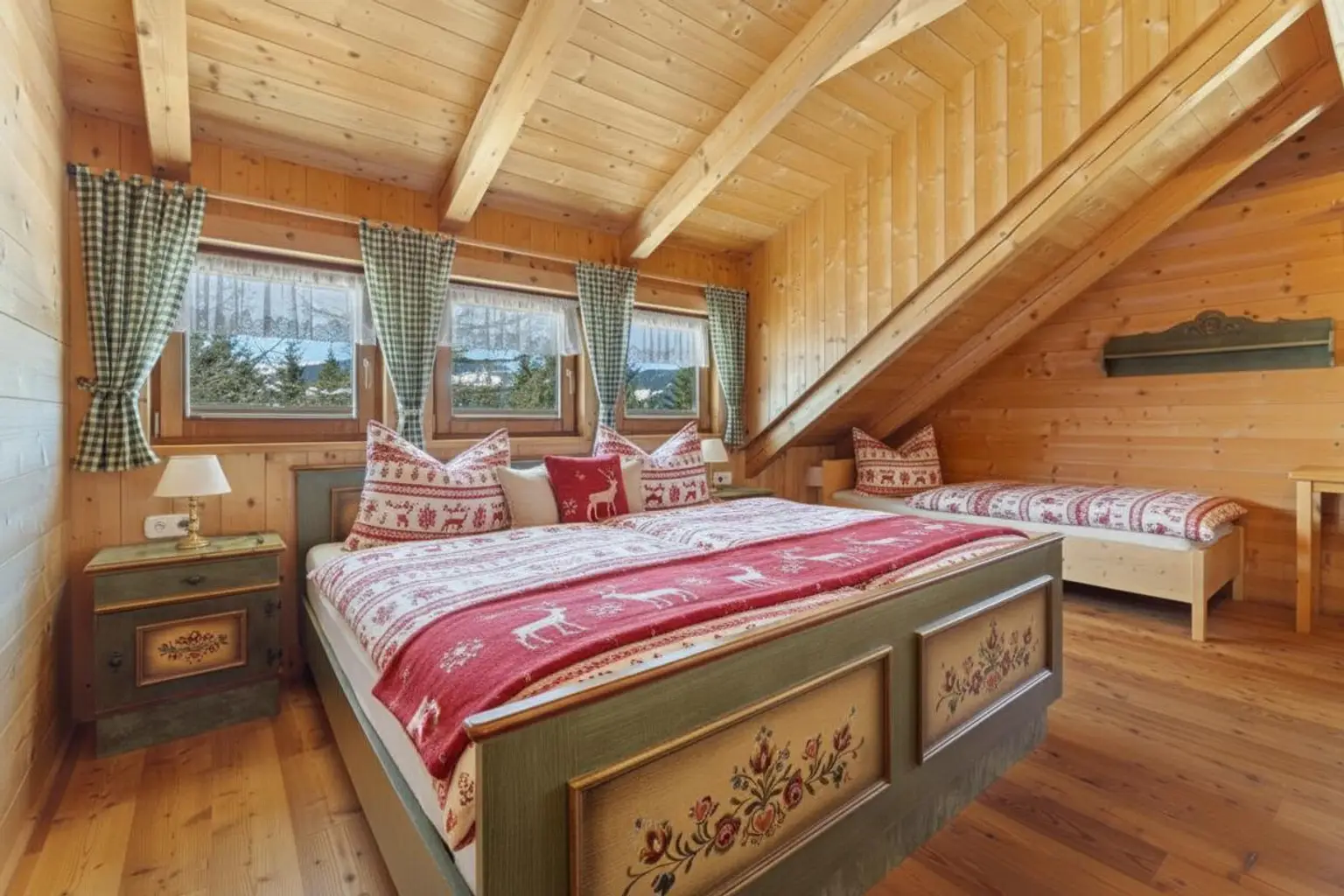 Schlafzimmer 1