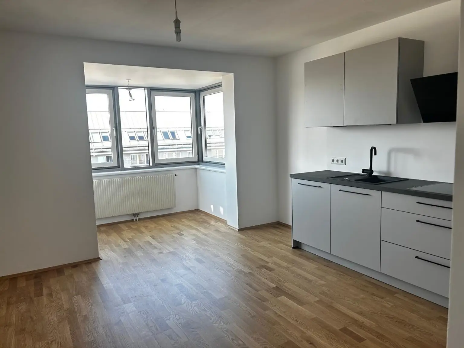 "mit Blick zum Wilhelminenberg"