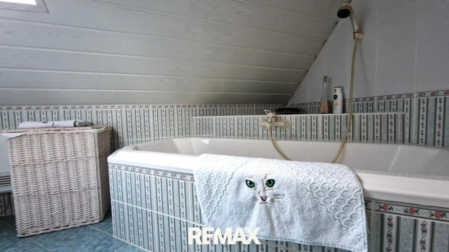 Eckbadewanne Obergeschoss