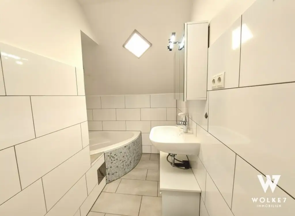 Renovierungsbedürftiges Mehrfamilienhaus mit großem Garten & viel Potential in Wiener Neustadt!