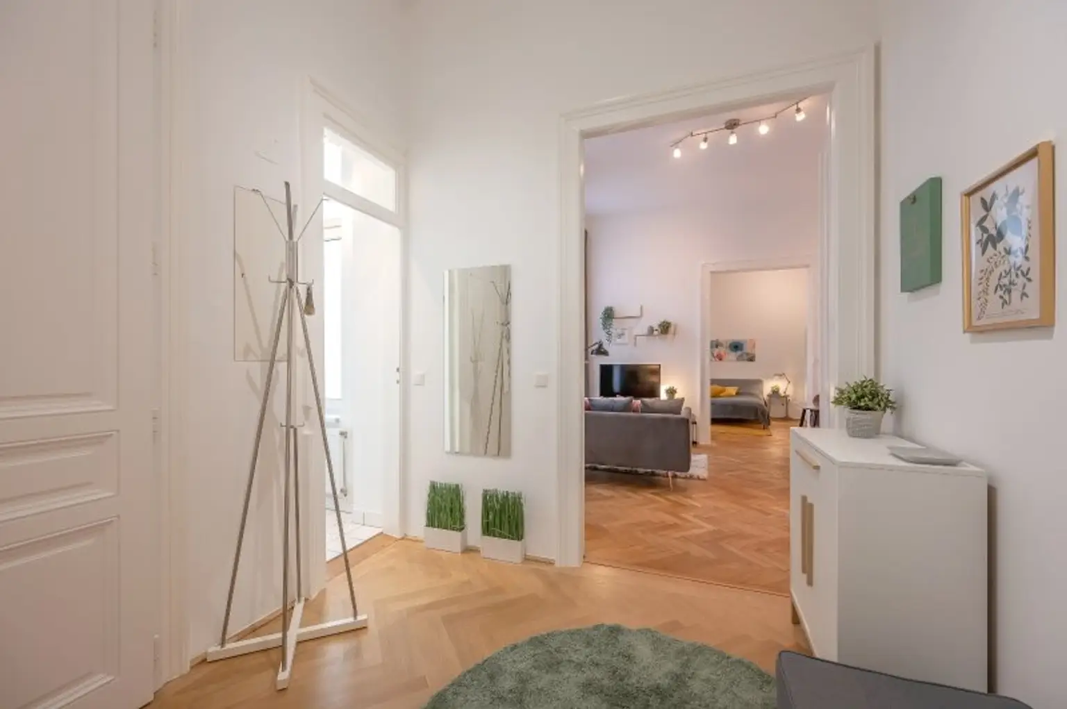 Altbau-Cityapartment komplett hofseitig & ruhig – sofort bezugsfertig | 3 Zimmer