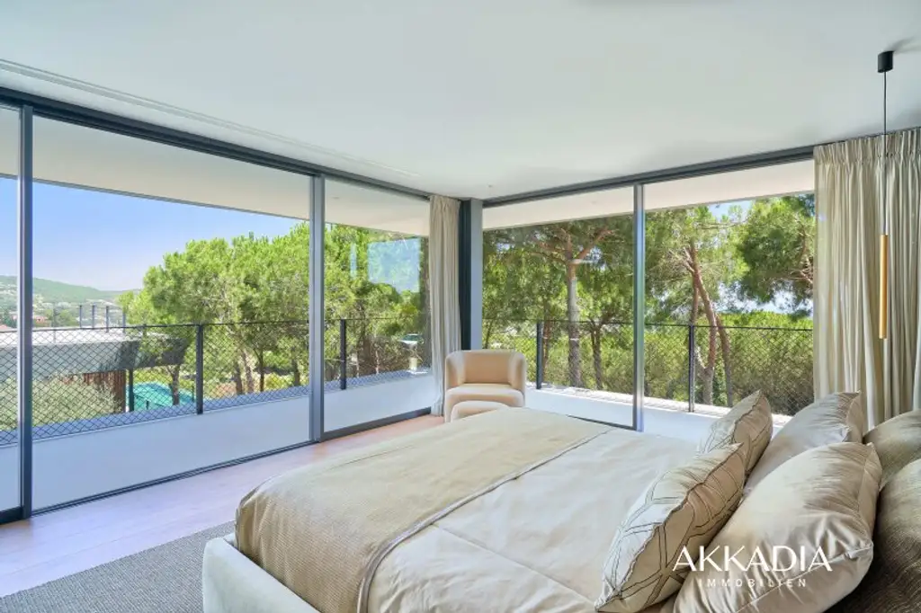 Prämierte Architektenvilla mit Blick über die Sierra Grazalema