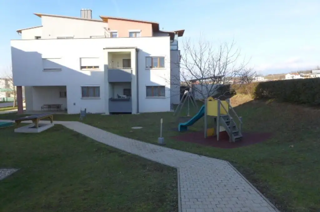 Moderne Wohlfühlwohnung in Ortsrandlage in Weiden am See