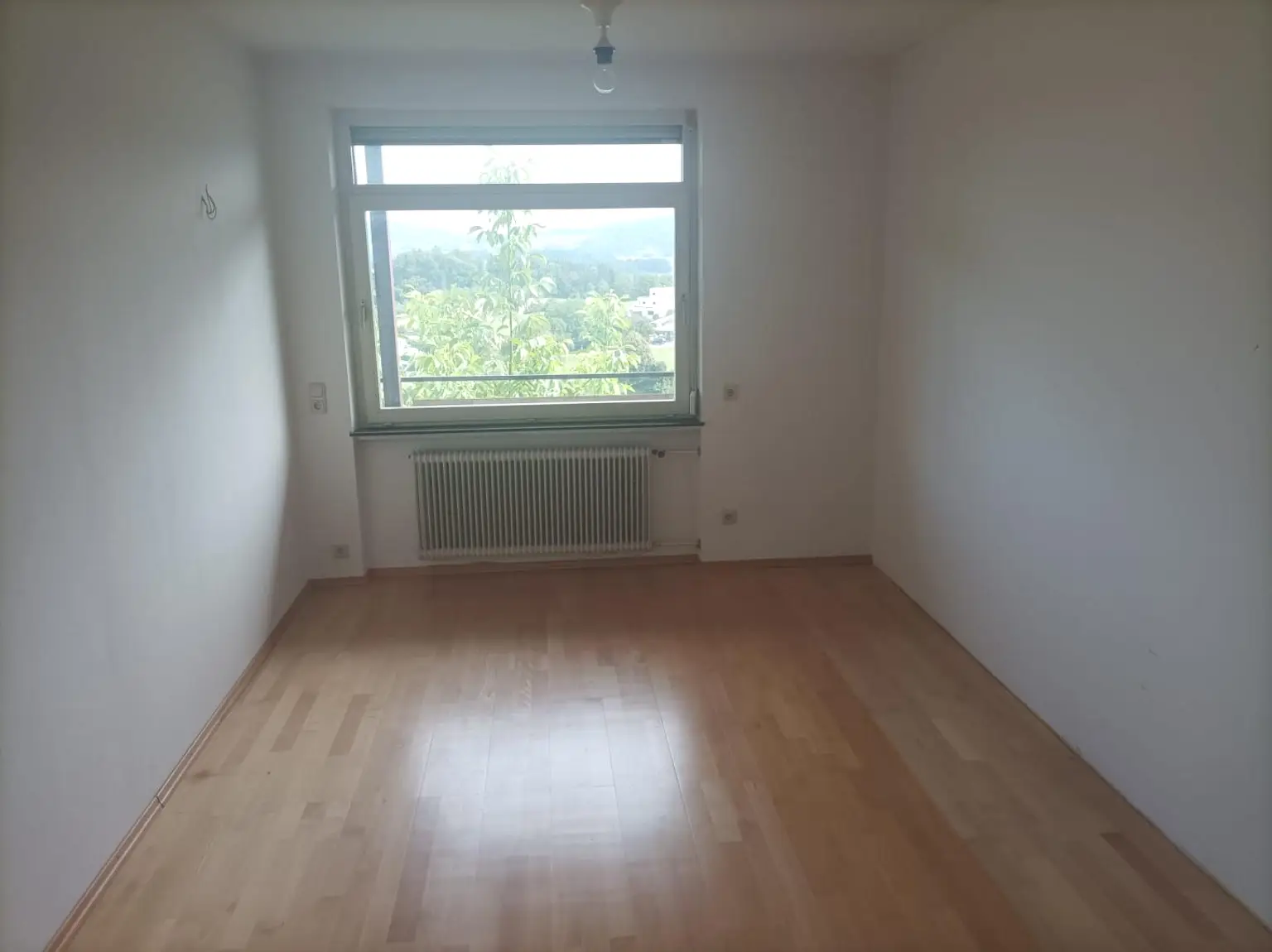 Geräumiges Ein-Zweifamilienhaus in unverbaubarer Aussichtslage- auch Zweitwohnsitz möglich