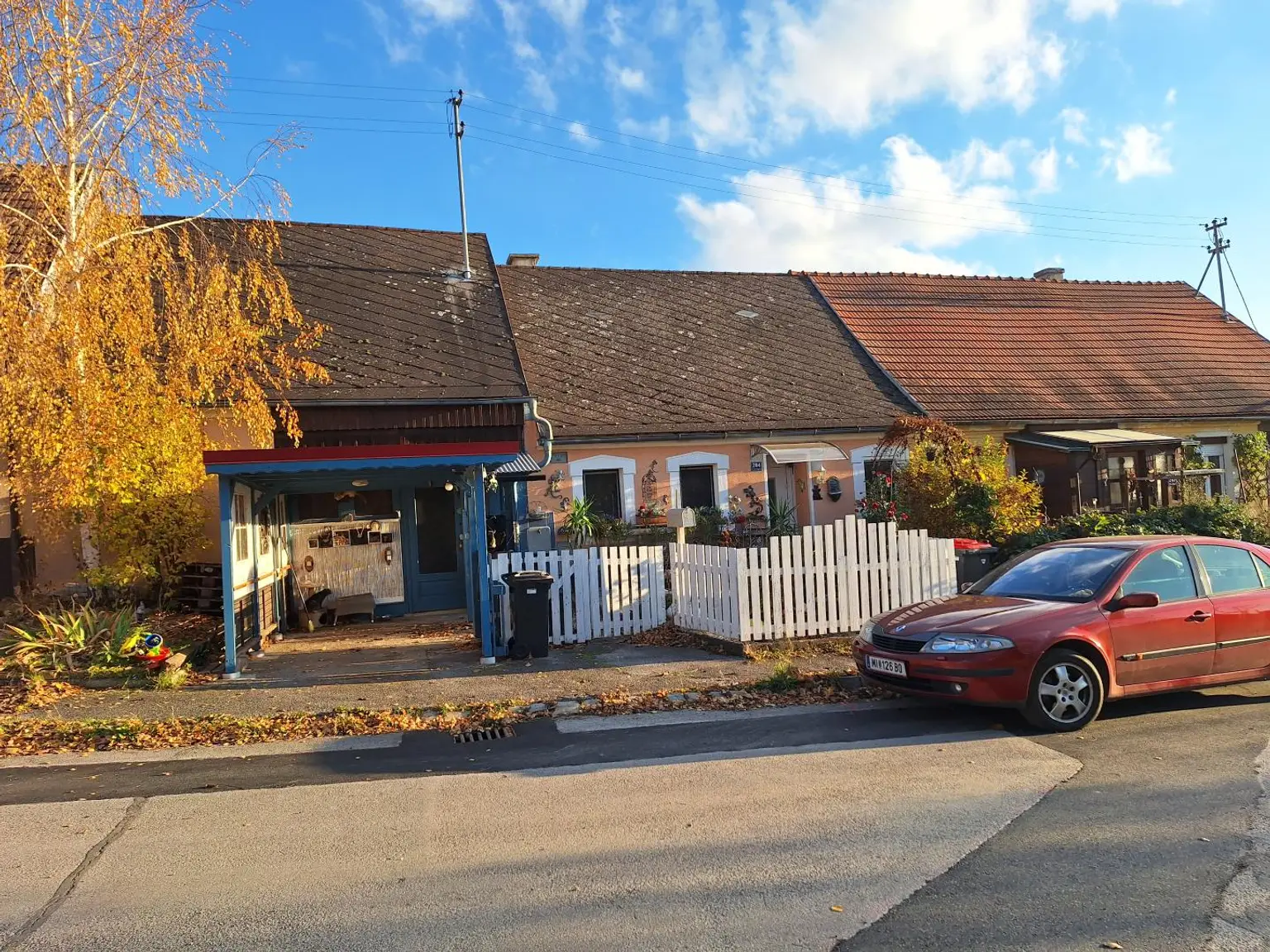 Villa Kunterbunt für Heimwerker / interessantes, kreatives und fröhliches Einfamilienhaus mit 5 Zimmern in ruhiger Seitengasse.