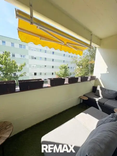 12. Loggia