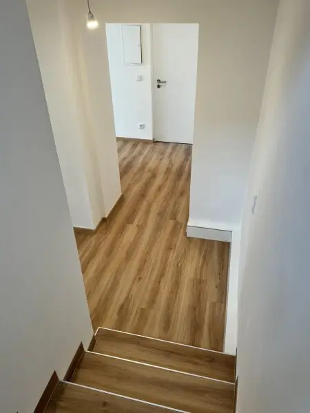 SEMMERING/GREIS - TOPSANIERTE GARTENWOHNUNG