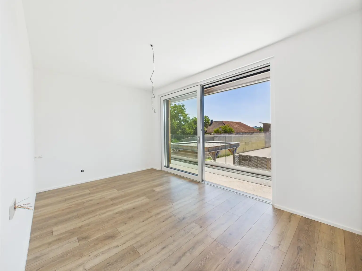 Wels-West: Luxuriöse Doppelhaushälfte mit Salzwasserpool, smarter Hausechnik & 149 m² Wohnfläche