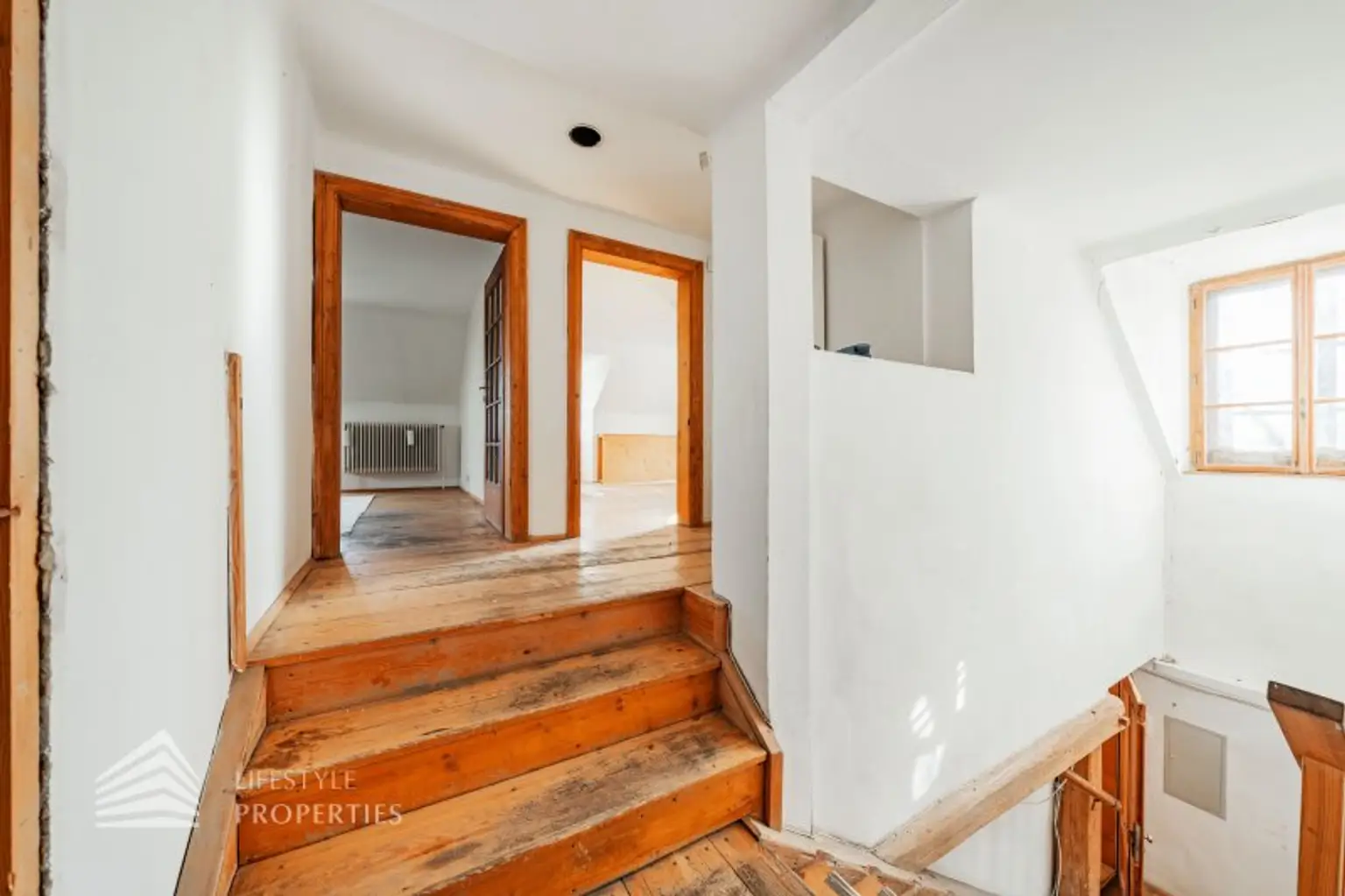 Exklusives Baugrundstück in einzigartiger Lage mit Einreichplanung!