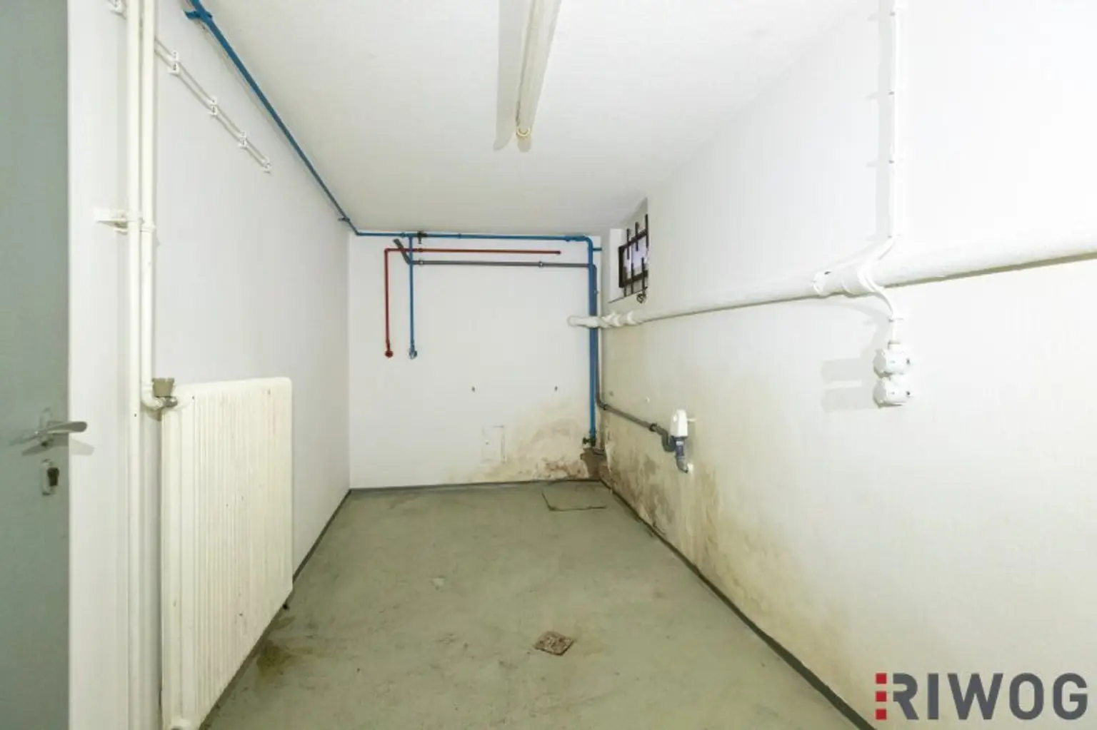 EIN- ODER ZWEIFAMILIENHAUS, gute Substanz, Modernisierungsbedarf