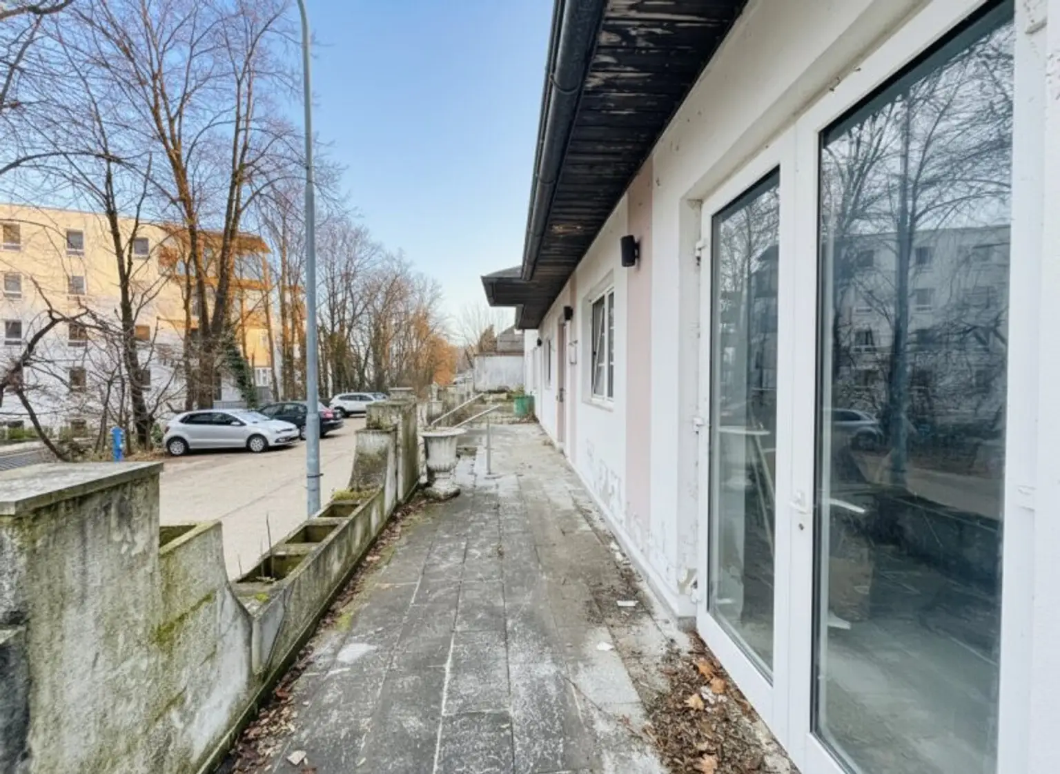 Terrasse / Eingang Ost