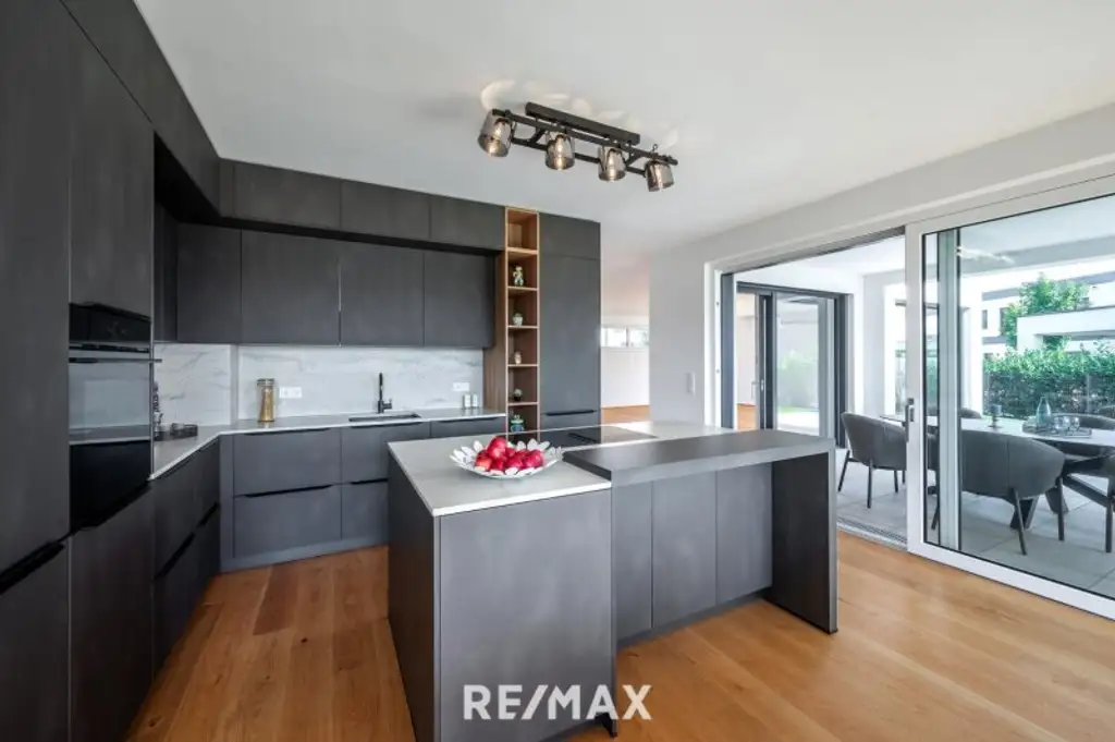 Leben pur! Exklusiv und natürlich zugleich. Im Sommer sonnen-,  im Winter eisbaden.