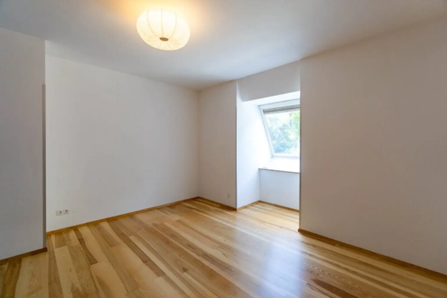 Dachterrassenwohnung vom Feinsten! Komfort und Ruhe im Grünen auf knapp 100 m²