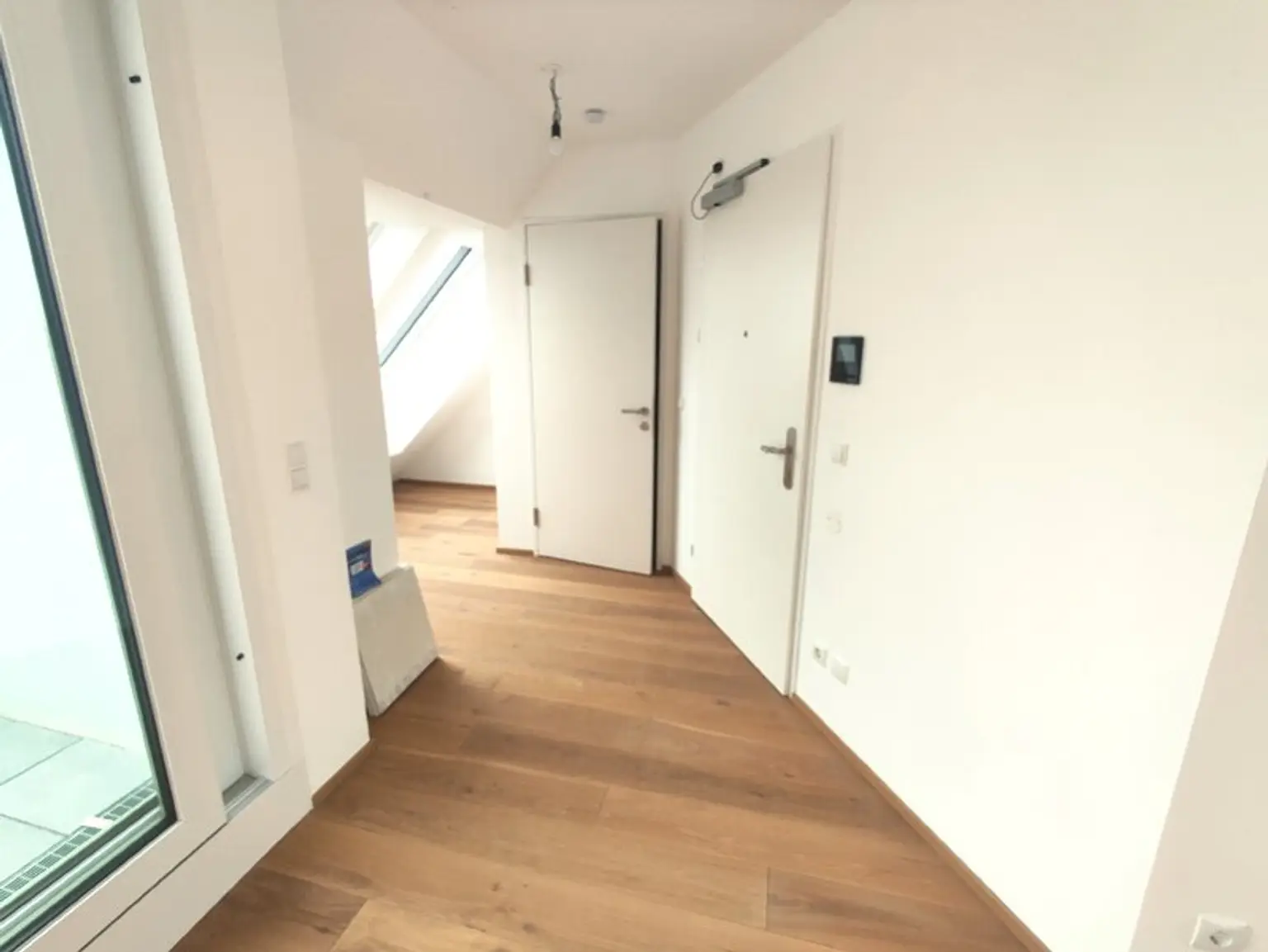 Modern wohnen in Meidling! Drei-Zimmer DG-Erstbezug mit Terrasse! Top79