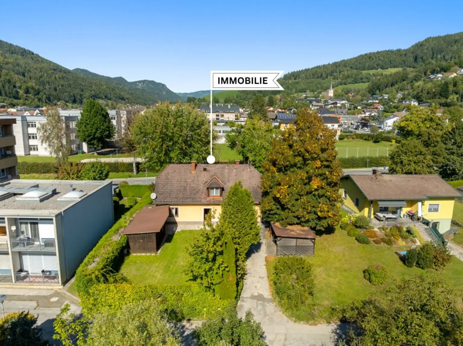 Älteres nettes 150m² Einfamilienwohnhaus mit Doppelcarport in Brückl - Super Infrastruktur