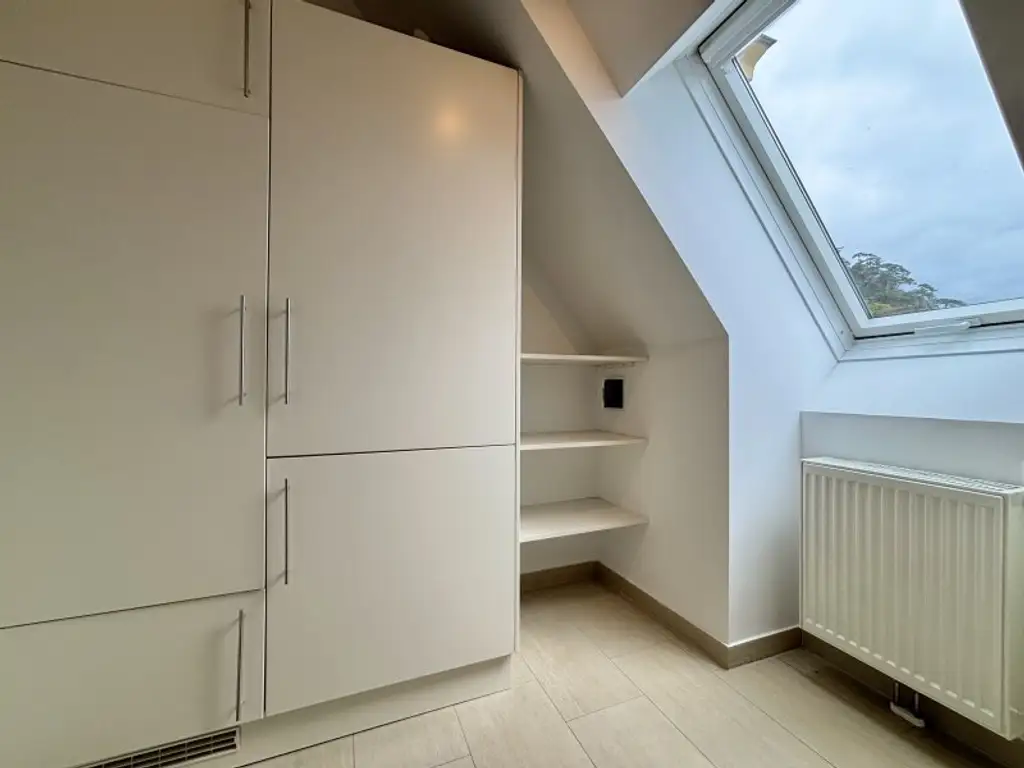 Dachgeschoss-Turm-Wohnung mit 5 Meter Raumhöhe | ca. 2.000 m² Garten zur allgemeinen Nutzung I freie Mietzinsbildung I
