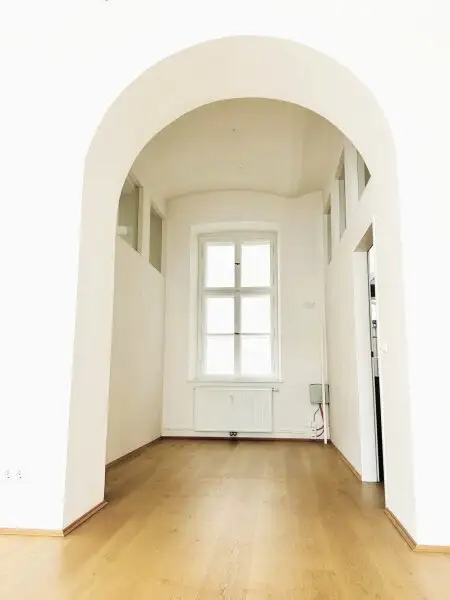 Ein Juwel mitten in der Fußgängerzone freut sich auf eine(n) attraktive(n) Mieter(in)!