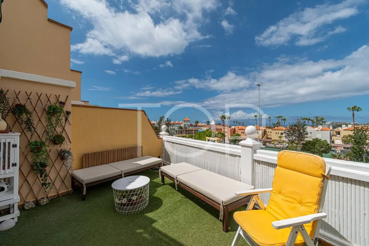 Spacious two-bedroom apartment in Playa del Duque